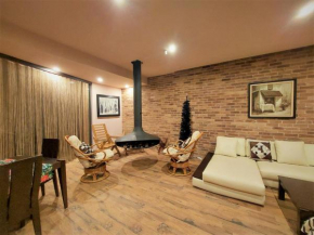 Ricci Villa Garden - 3 этажная вилла с Камином в Лесу